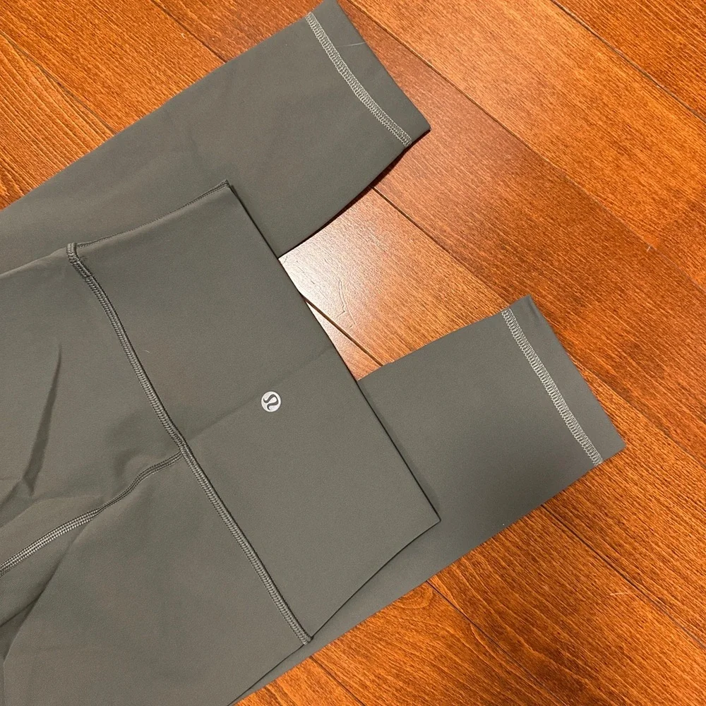 Lululemon Wunder Under High-Rise Luxtreme Leggings 25” - Picture 6 of 8